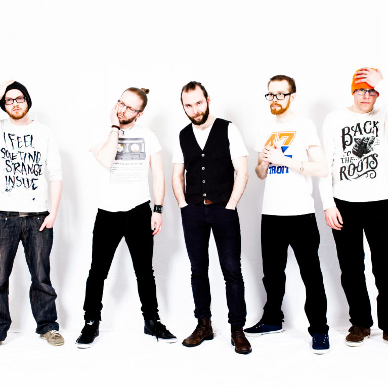 Pro Fide -päivä toi säpinää Radio Dein studiolle