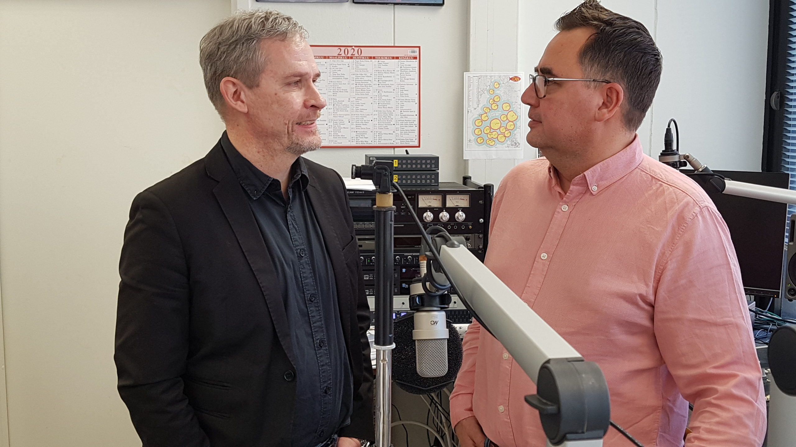 Jyrki Kela ja Onni Haapala jr. Radio Dein Viikon debatissa.