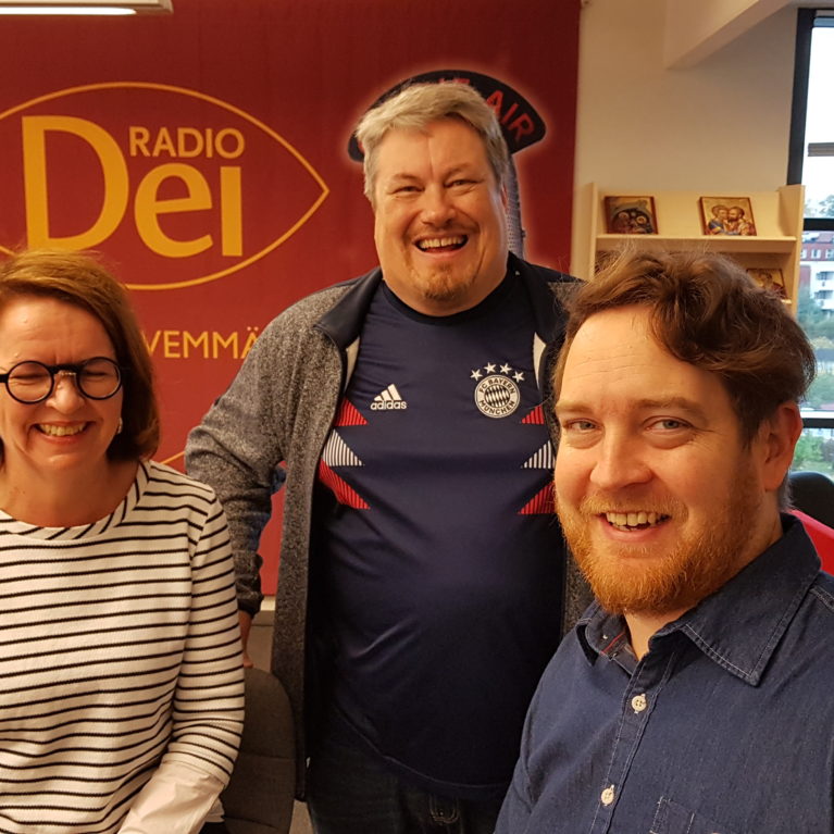 KUUNTELE Jälki-istunto mietti, onko vika teologiassa, kun kristillisyys ei kiinnosta