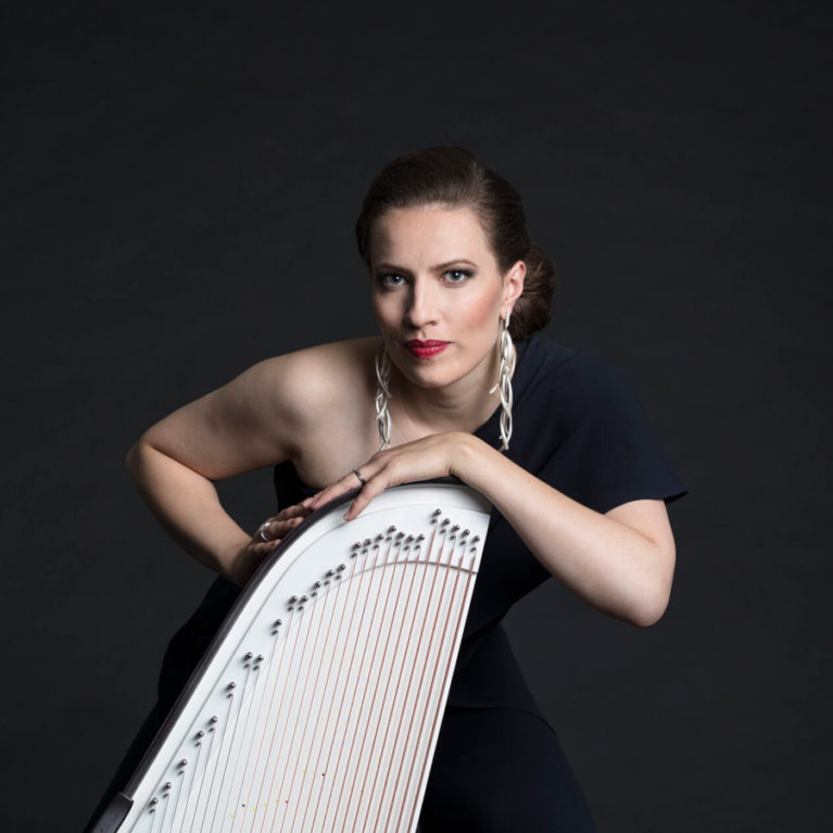 Ida Elina, Jukka Leppilampi ja Jippu tulkitsevat nyt Mikko Kuustosta – KATSO VIDEO DEI PLUSSASTA